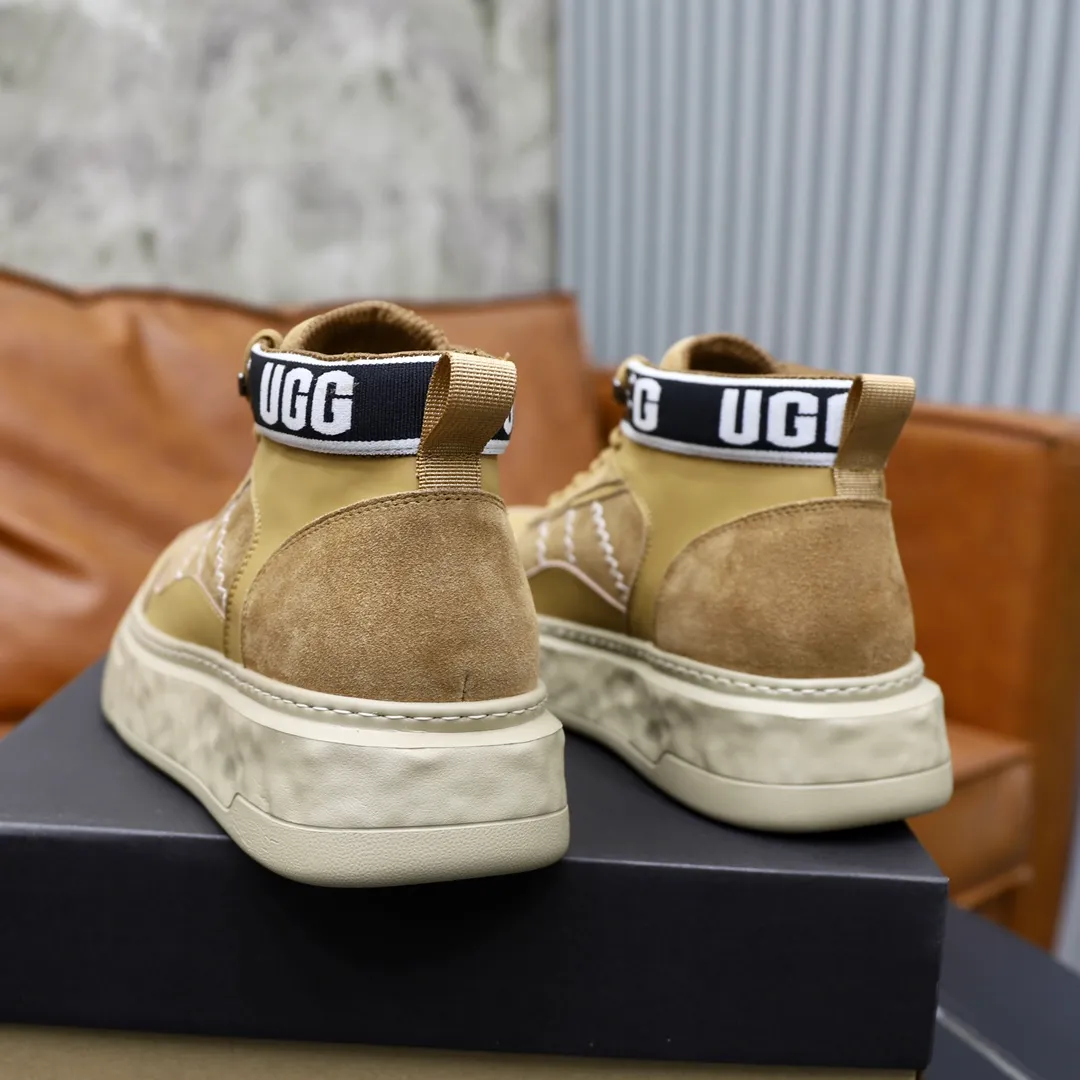 Ex-factory price: 620💰Thick wool imported from Australia Brand: UGG genuine purchase Size: 39-44 Grade: Official website 1:1 Material: First layer of genuine leather waterproof and antifreeze upper Real wool lining Original non-slip soft wear-resistant outsole Style category: Men's casual shoes Trendy style Comfortable on the feet Color: Official website color synchronization